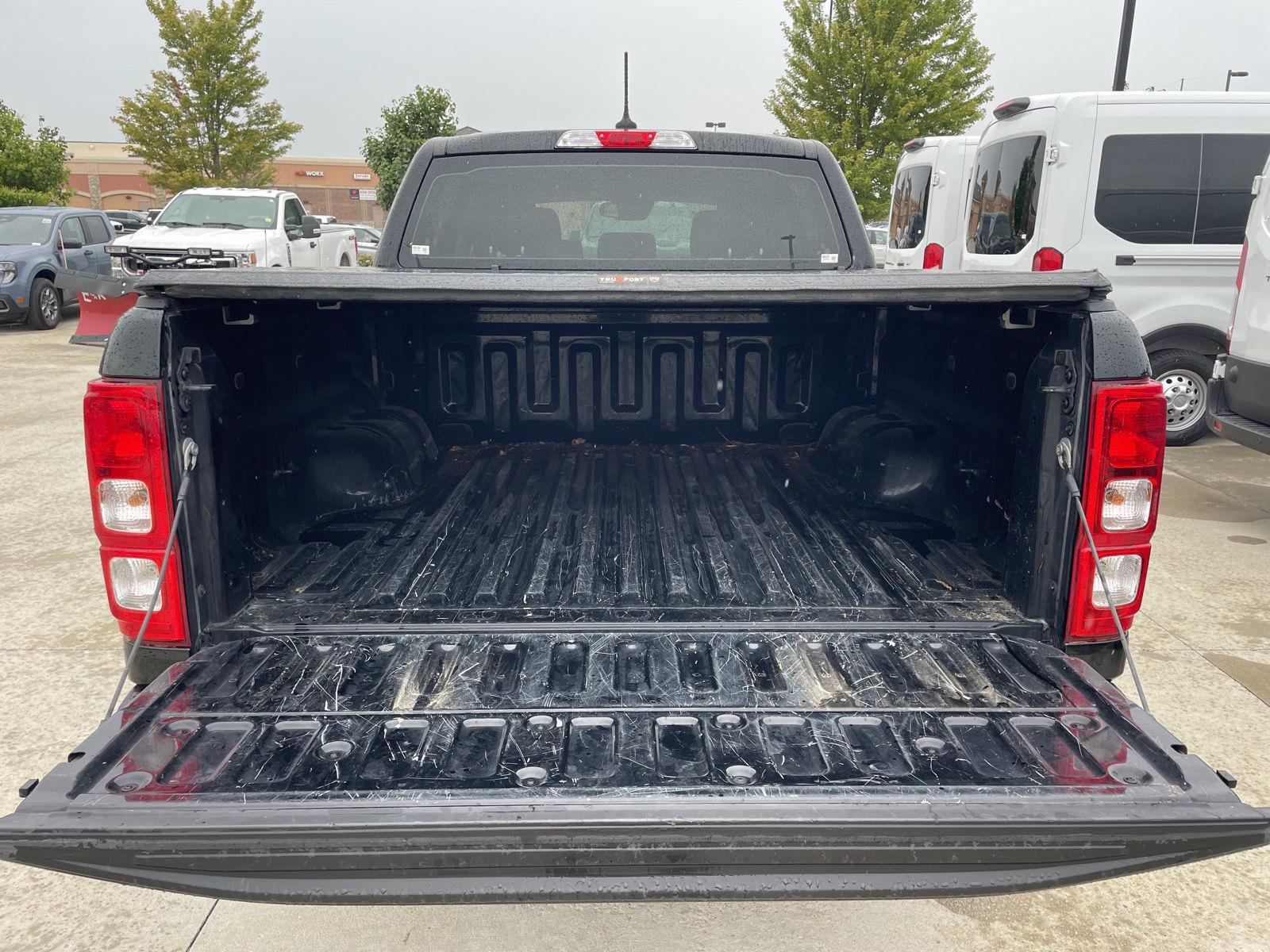 Vehicle photo 33