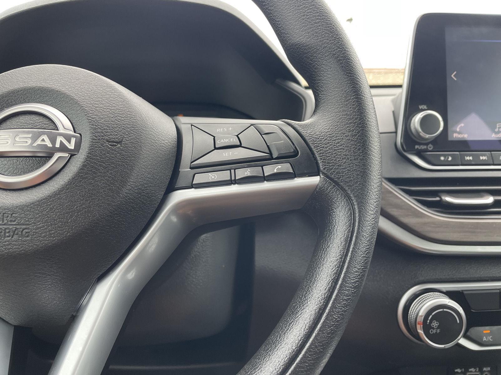Vehicle photo 14