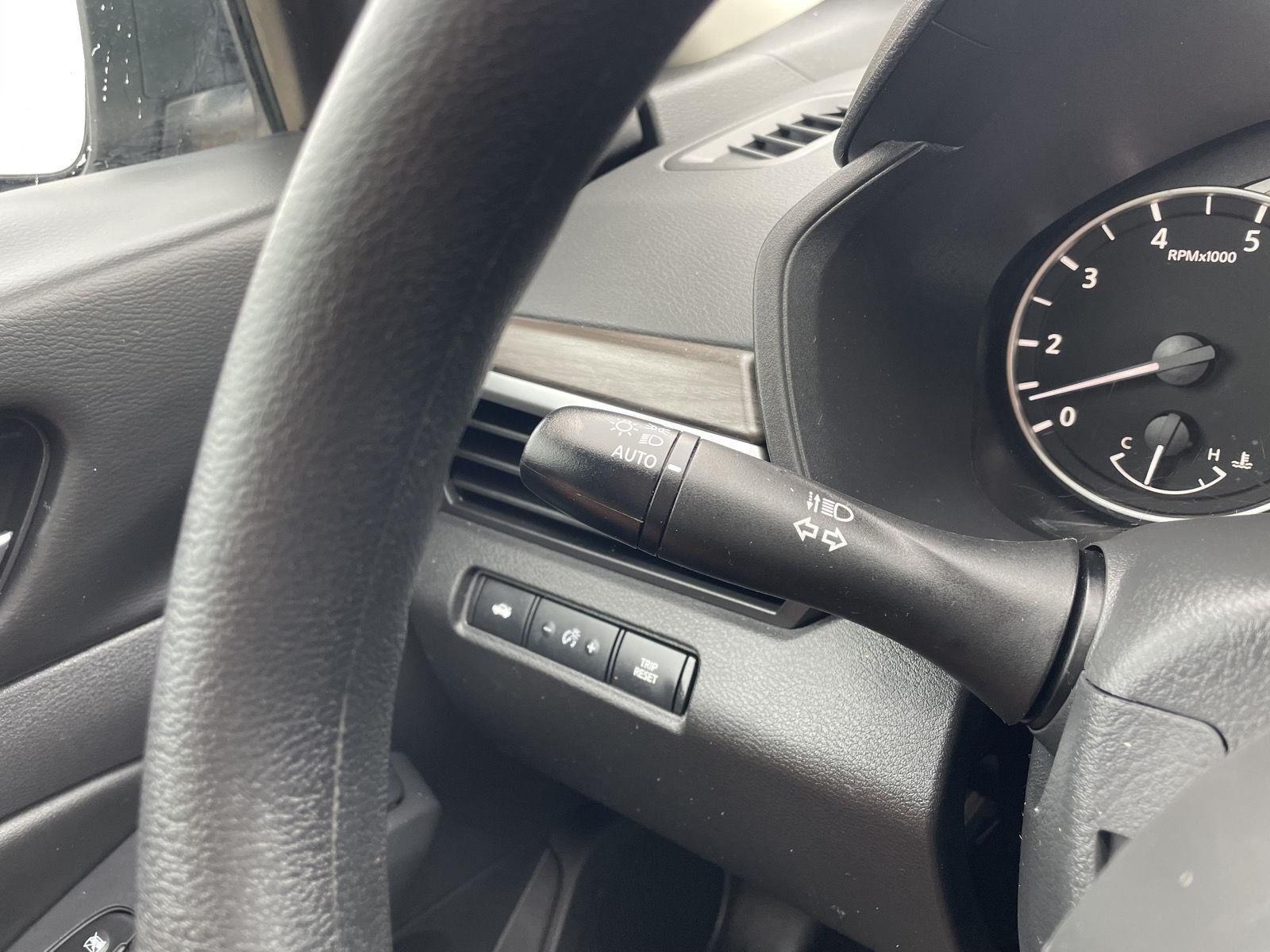 Vehicle photo 15