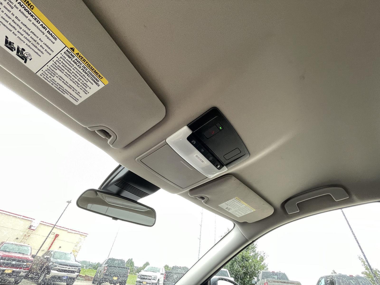 Vehicle photo 16