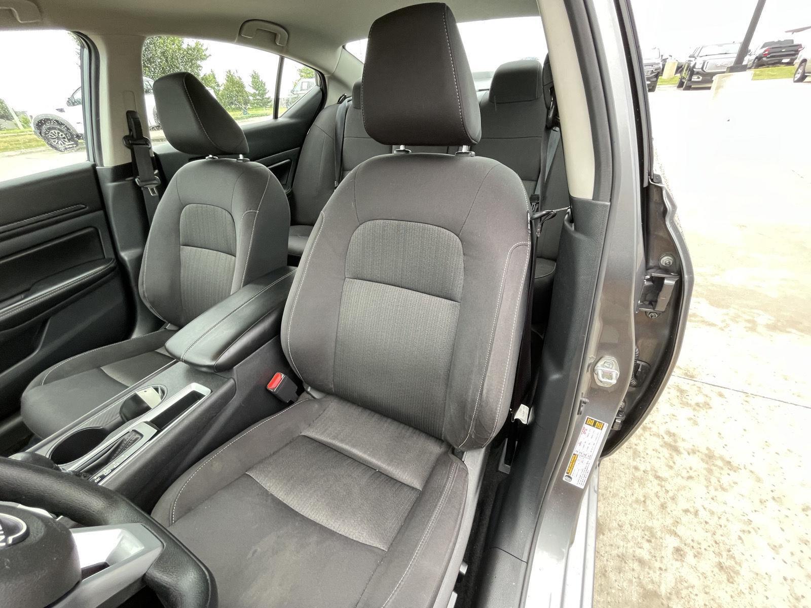 Vehicle photo 18