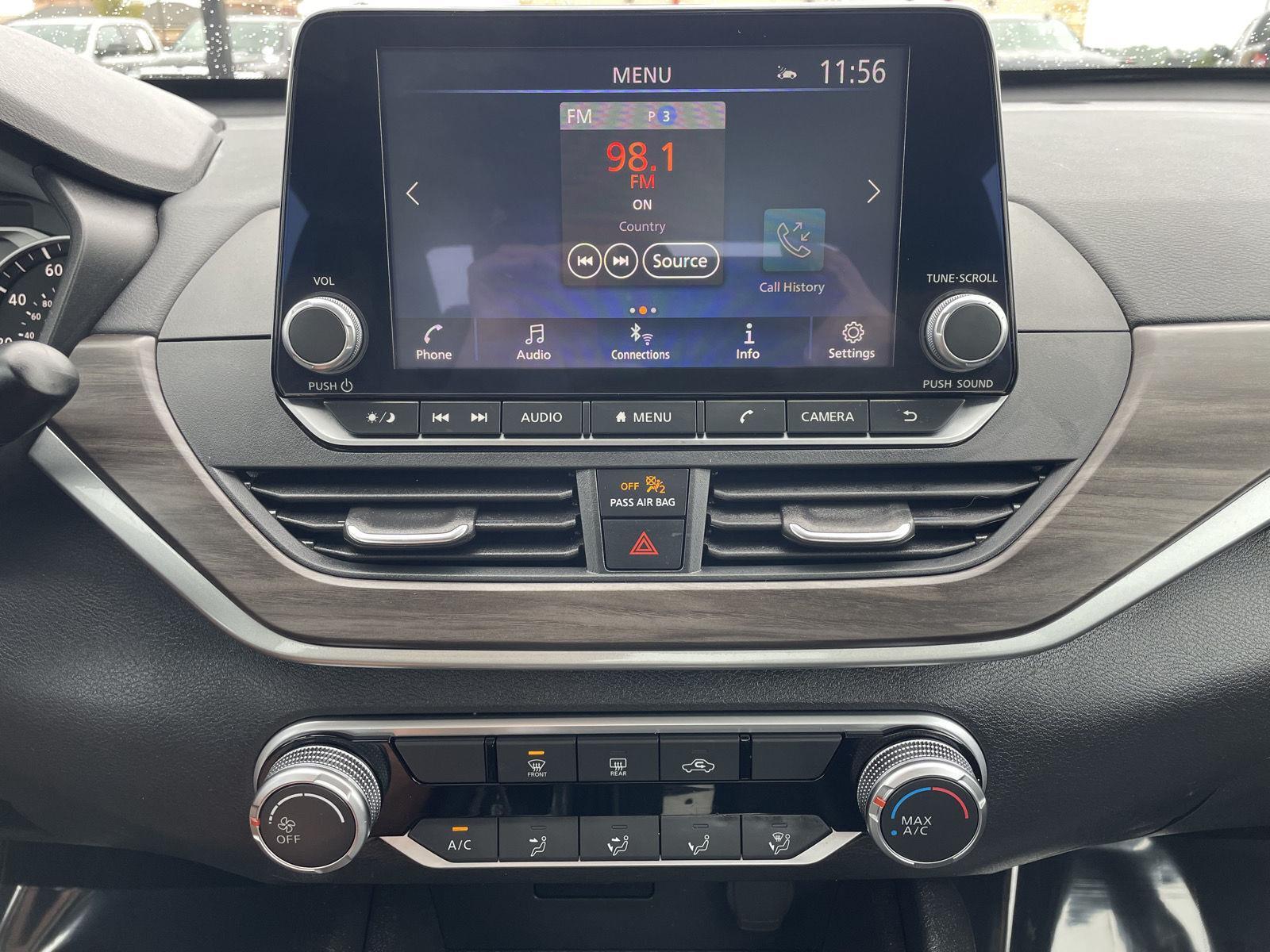 Vehicle photo 21