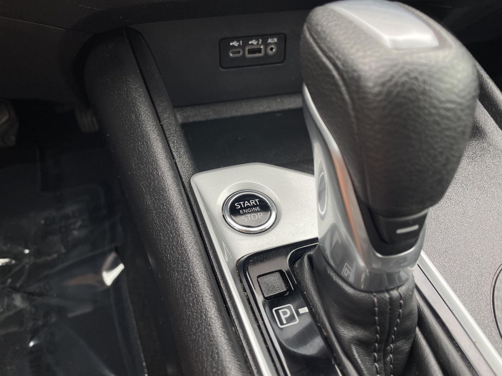 Vehicle photo 23
