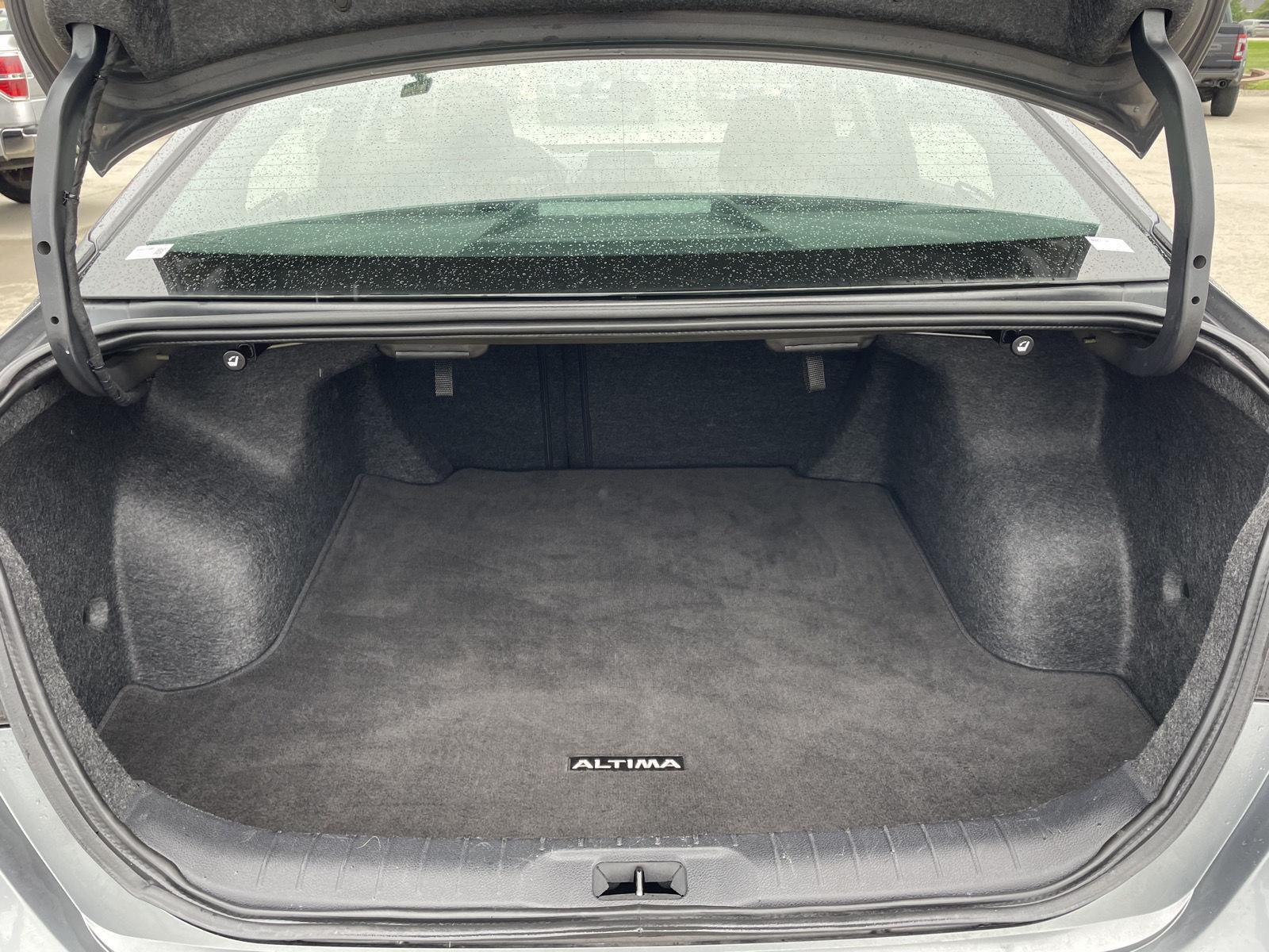 Vehicle photo 33