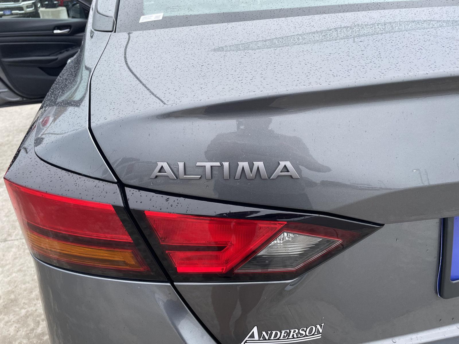 Vehicle photo 34