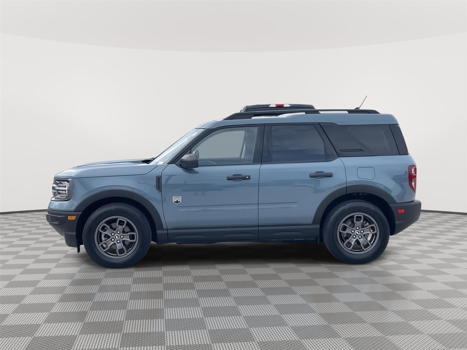 Vehicle photo 2