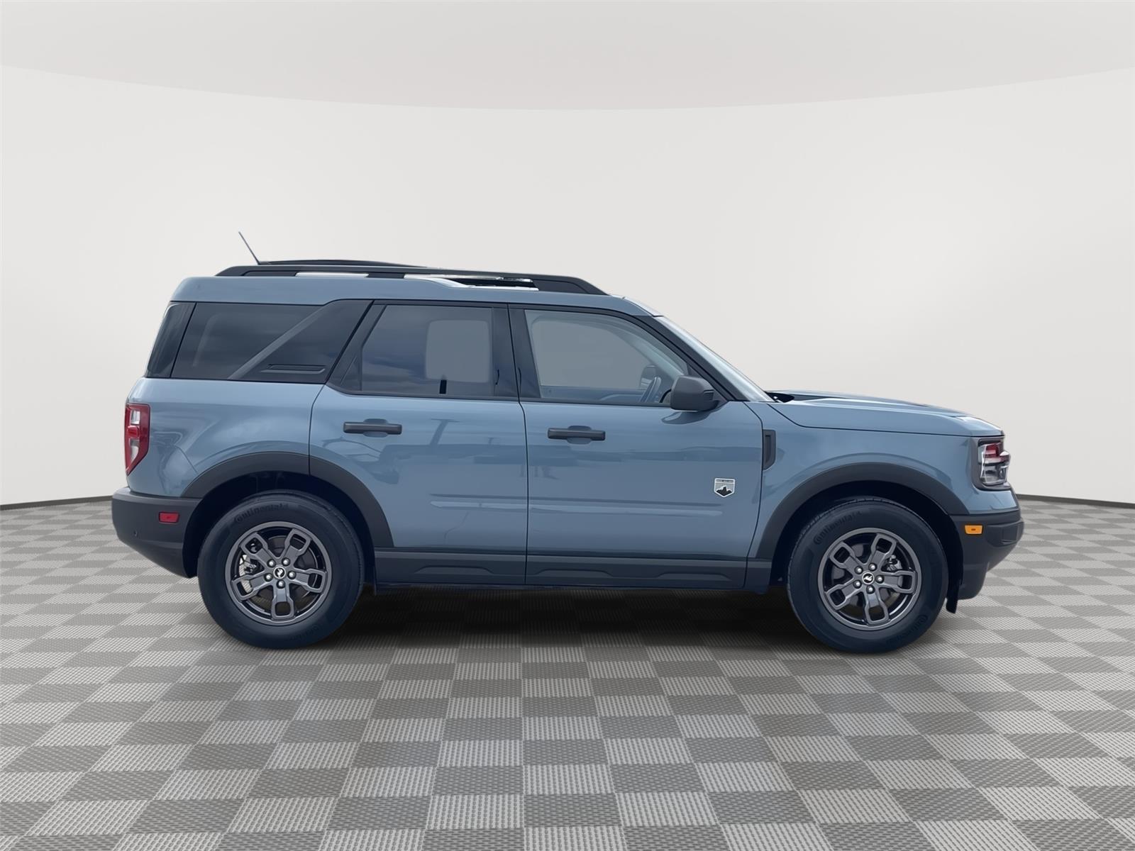 Vehicle photo 6