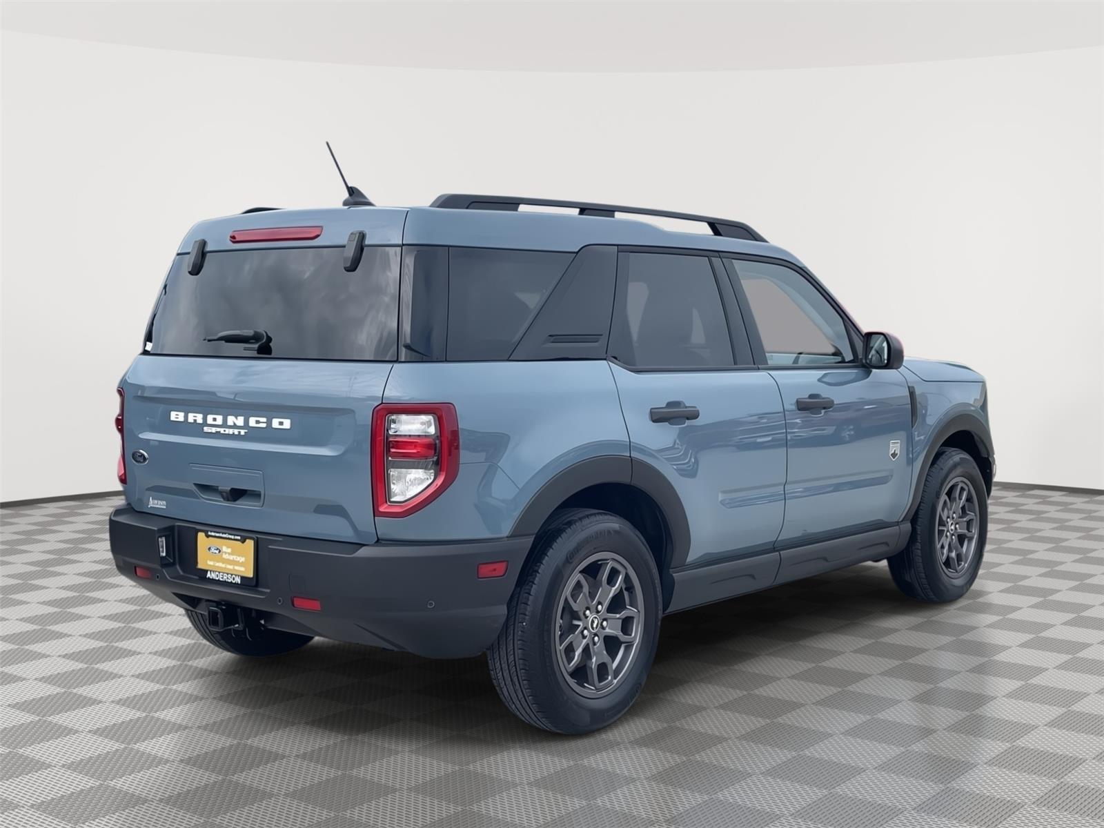 Vehicle photo 7