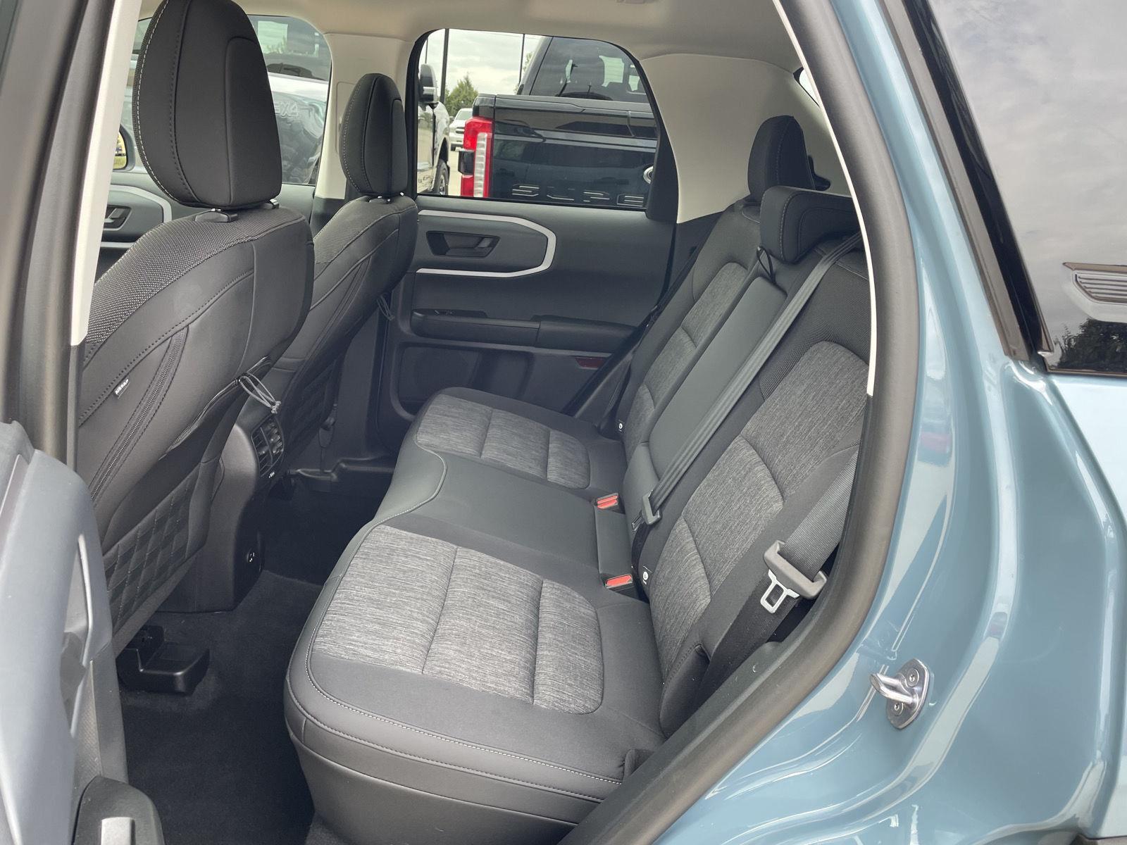 Vehicle photo 20