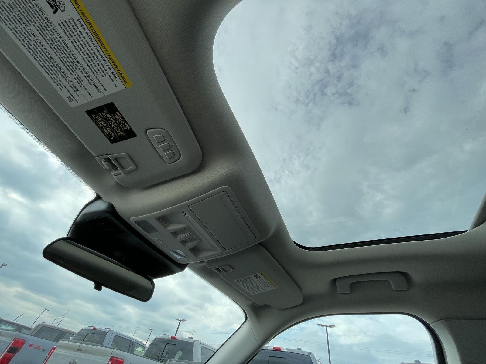 Vehicle photo 21