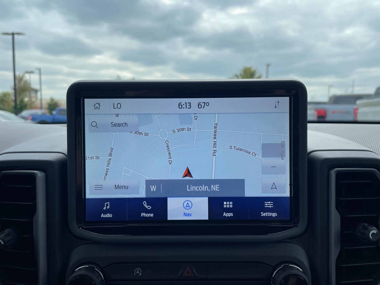 Vehicle photo 24