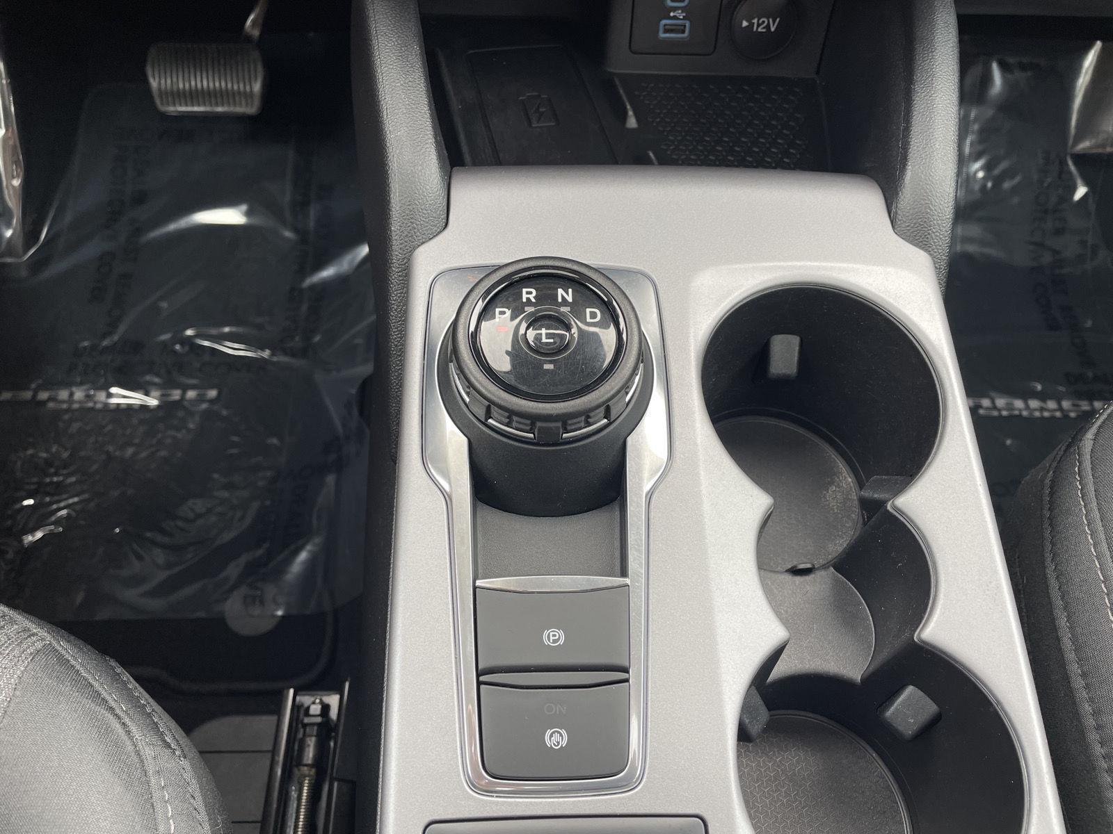 Vehicle photo 31
