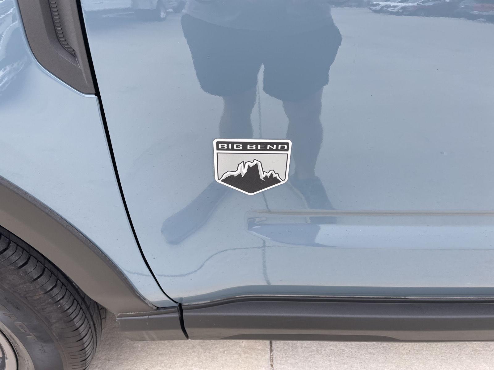 Vehicle photo 38