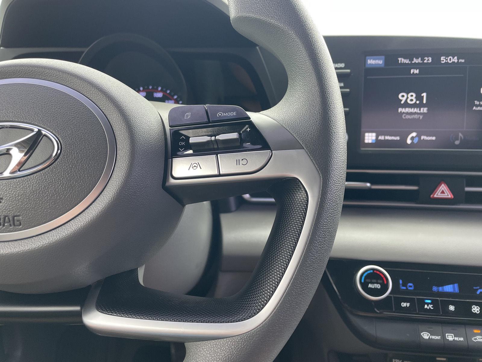 Vehicle photo 14