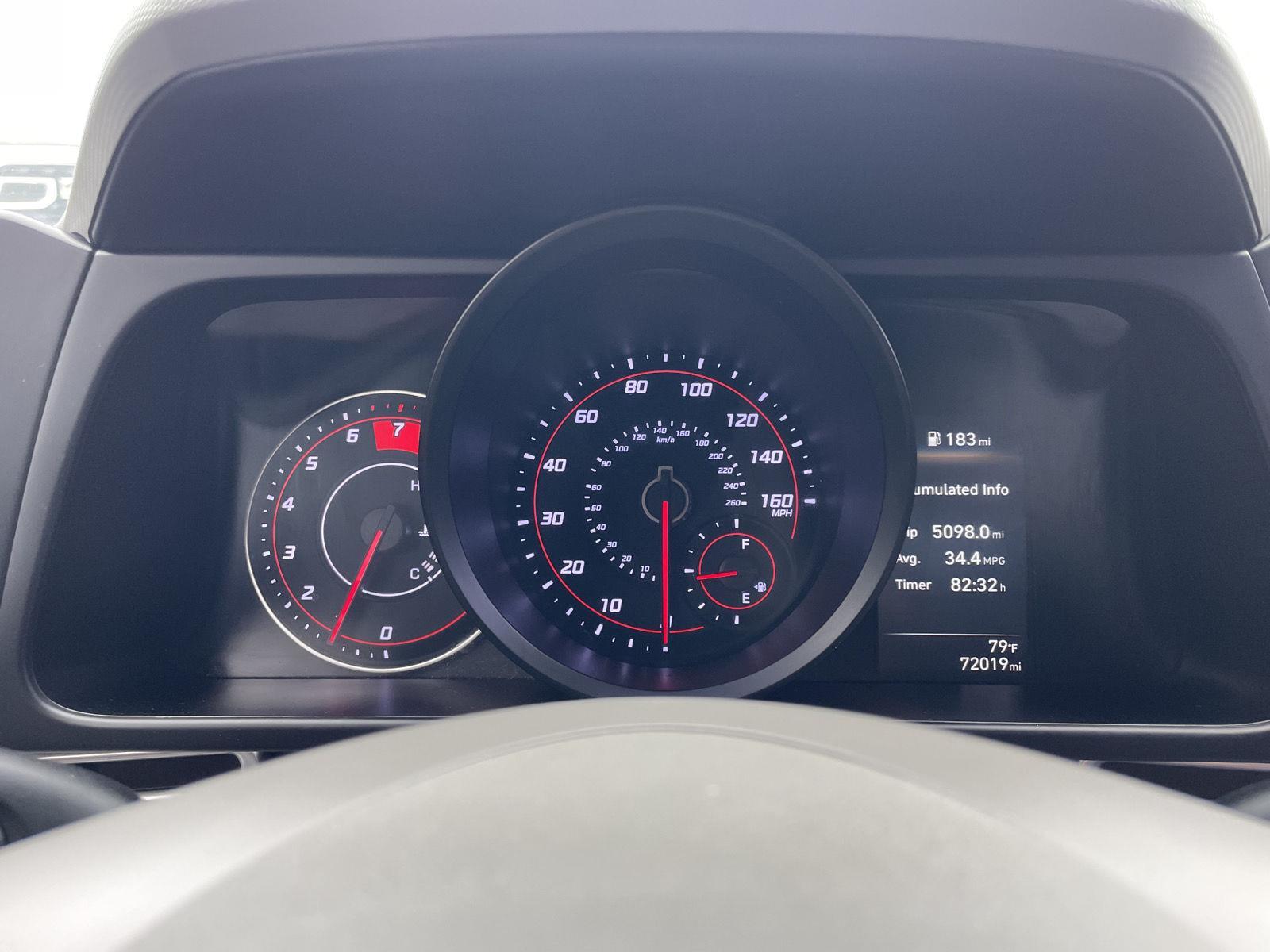 Vehicle photo 15