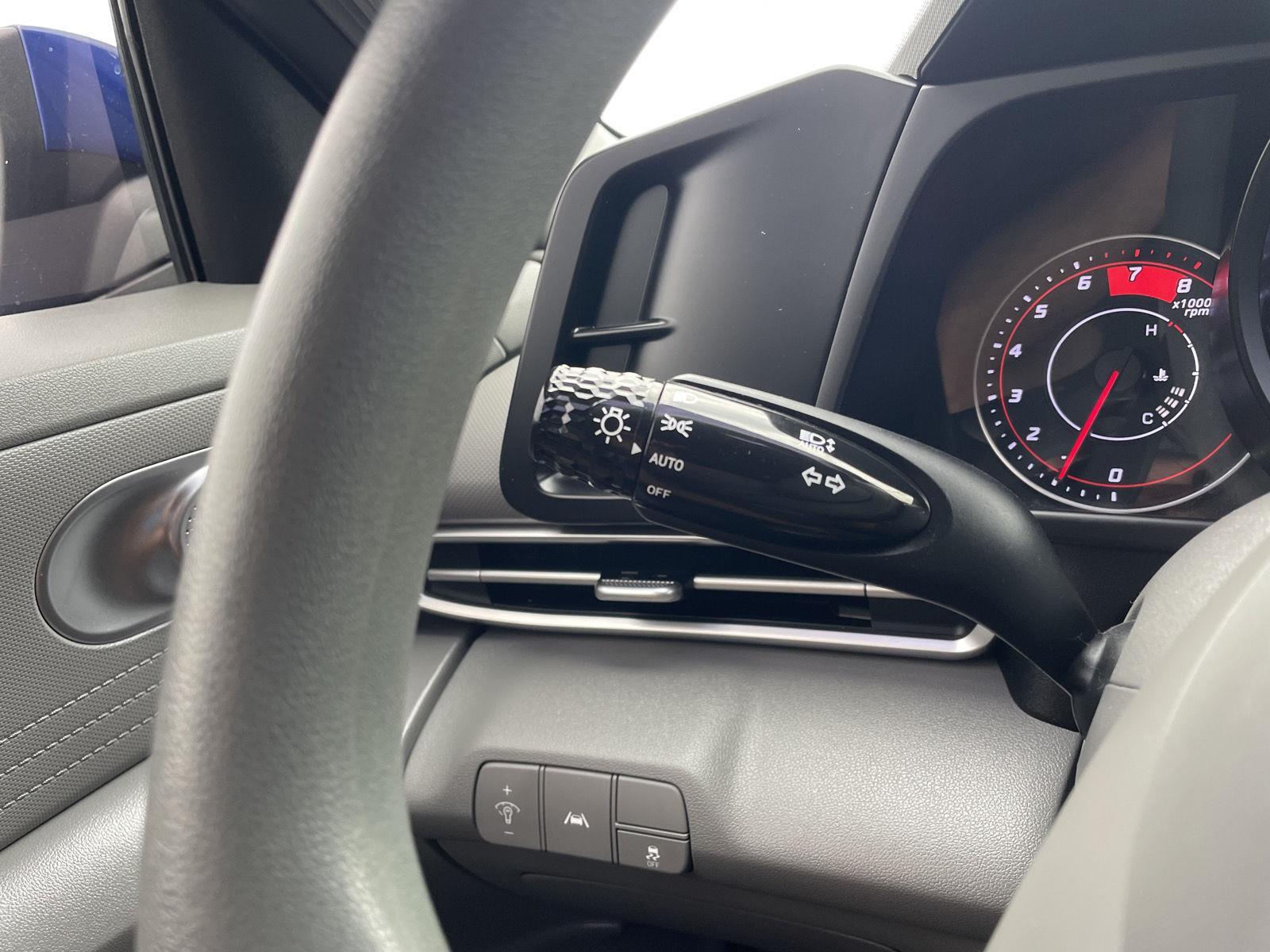 Vehicle photo 16