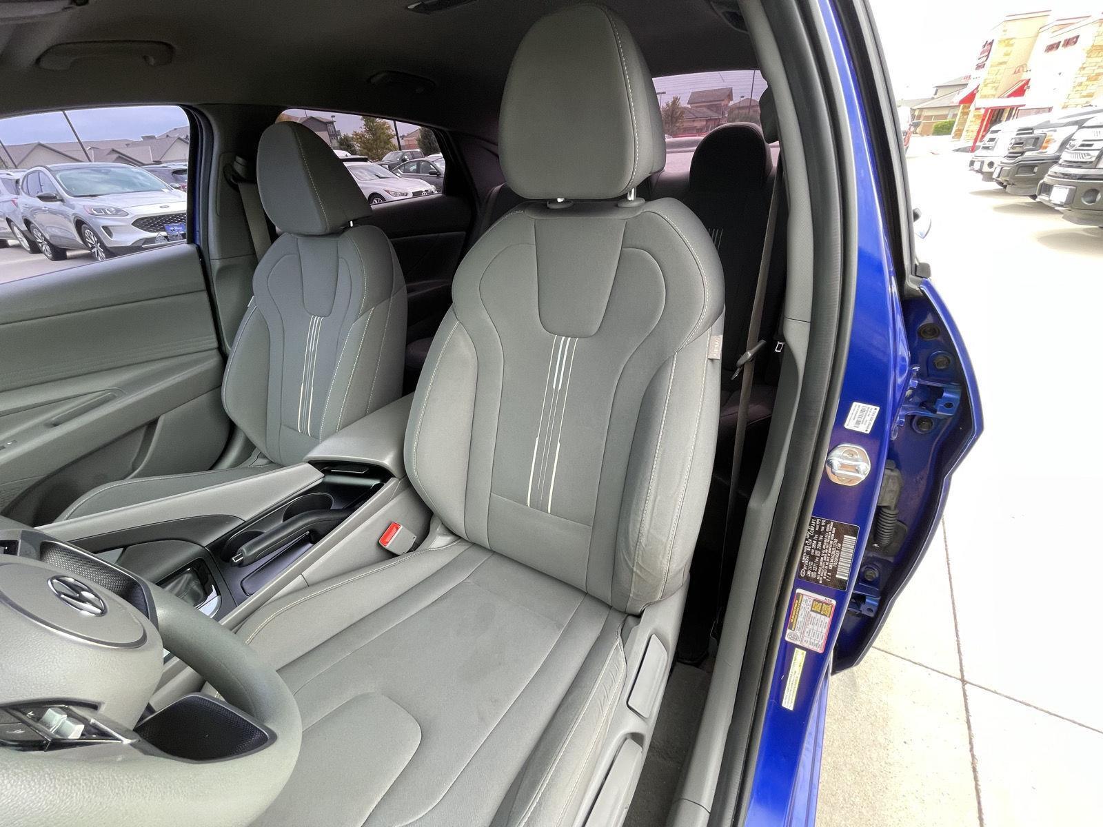 Vehicle photo 18