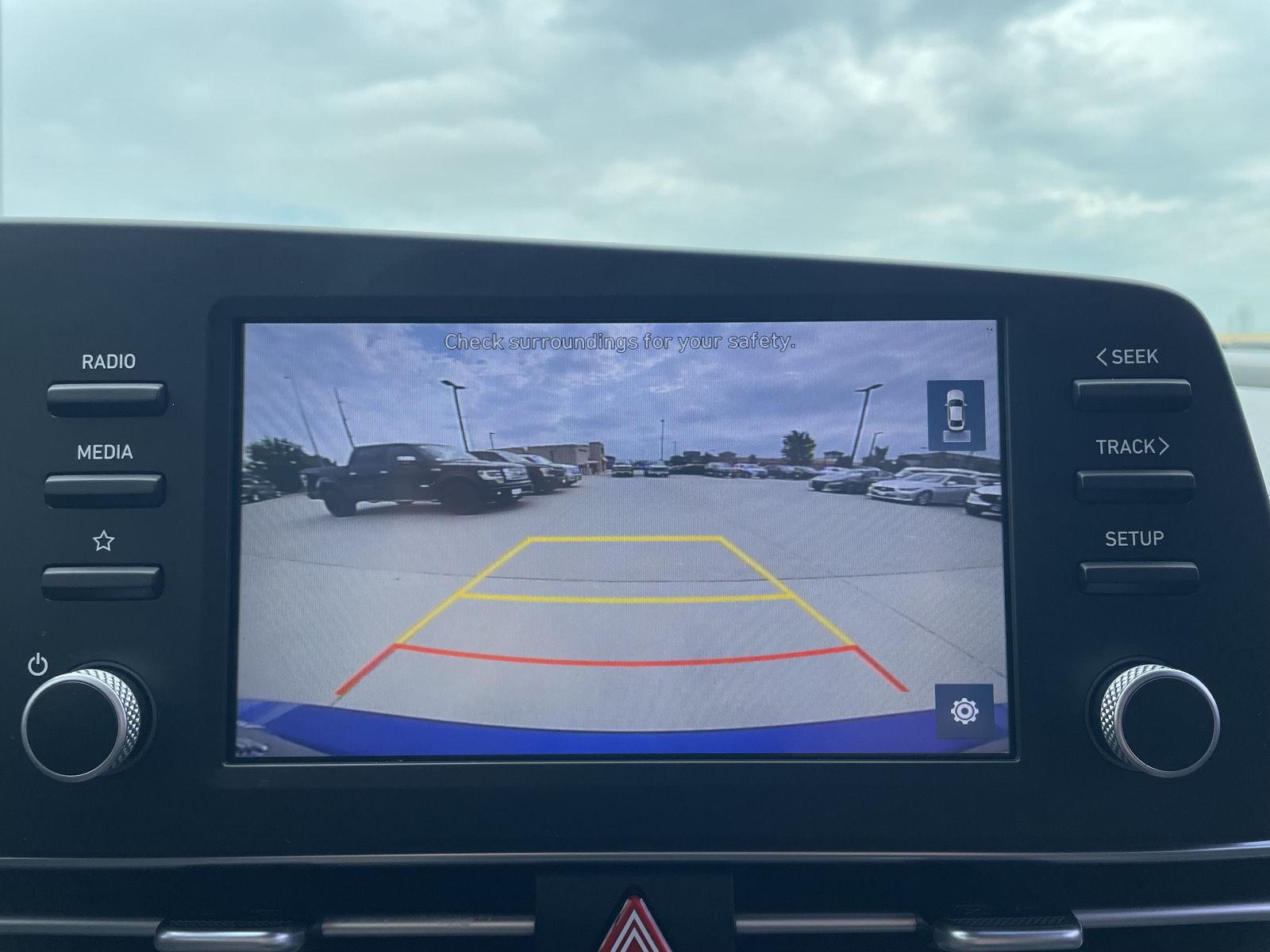 Vehicle photo 23
