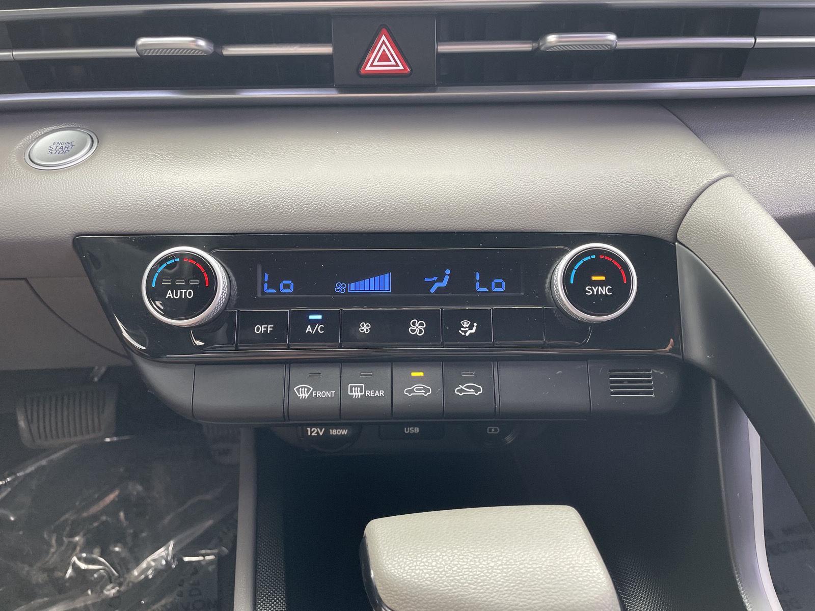 Vehicle photo 25