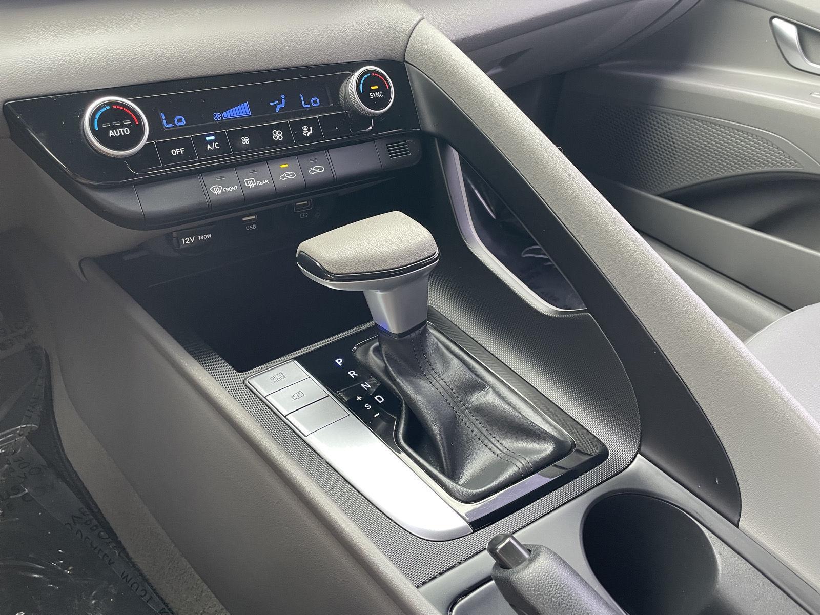 Vehicle photo 28