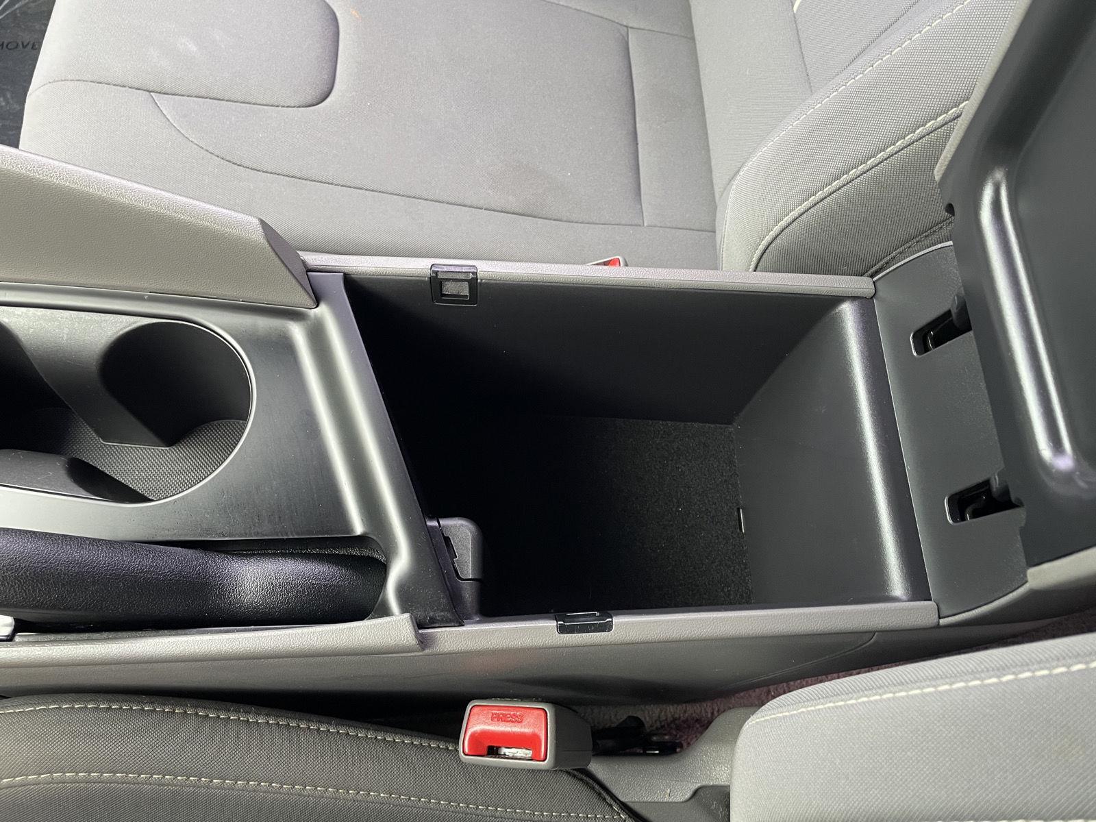 Vehicle photo 29