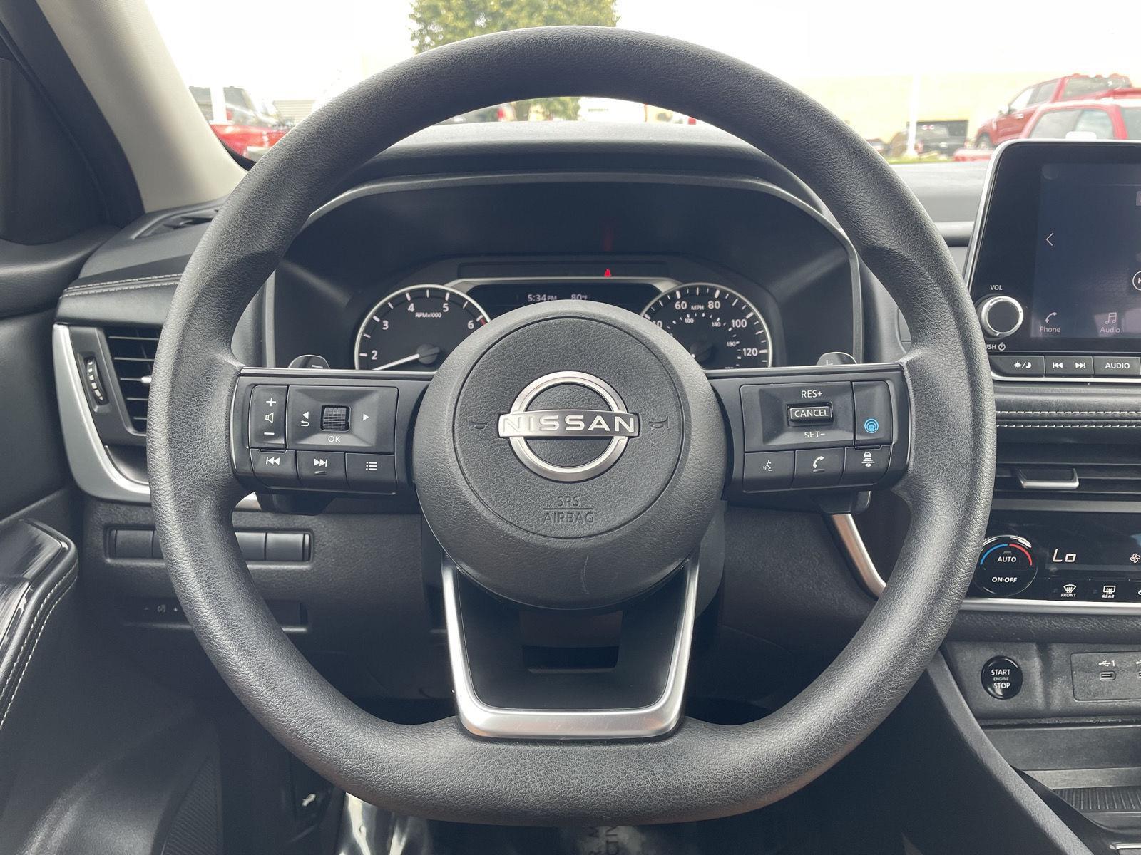 Vehicle photo 12