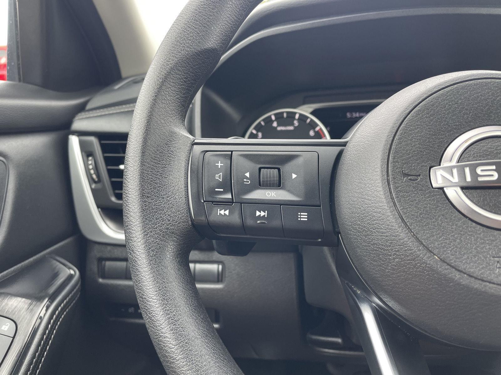 Vehicle photo 13