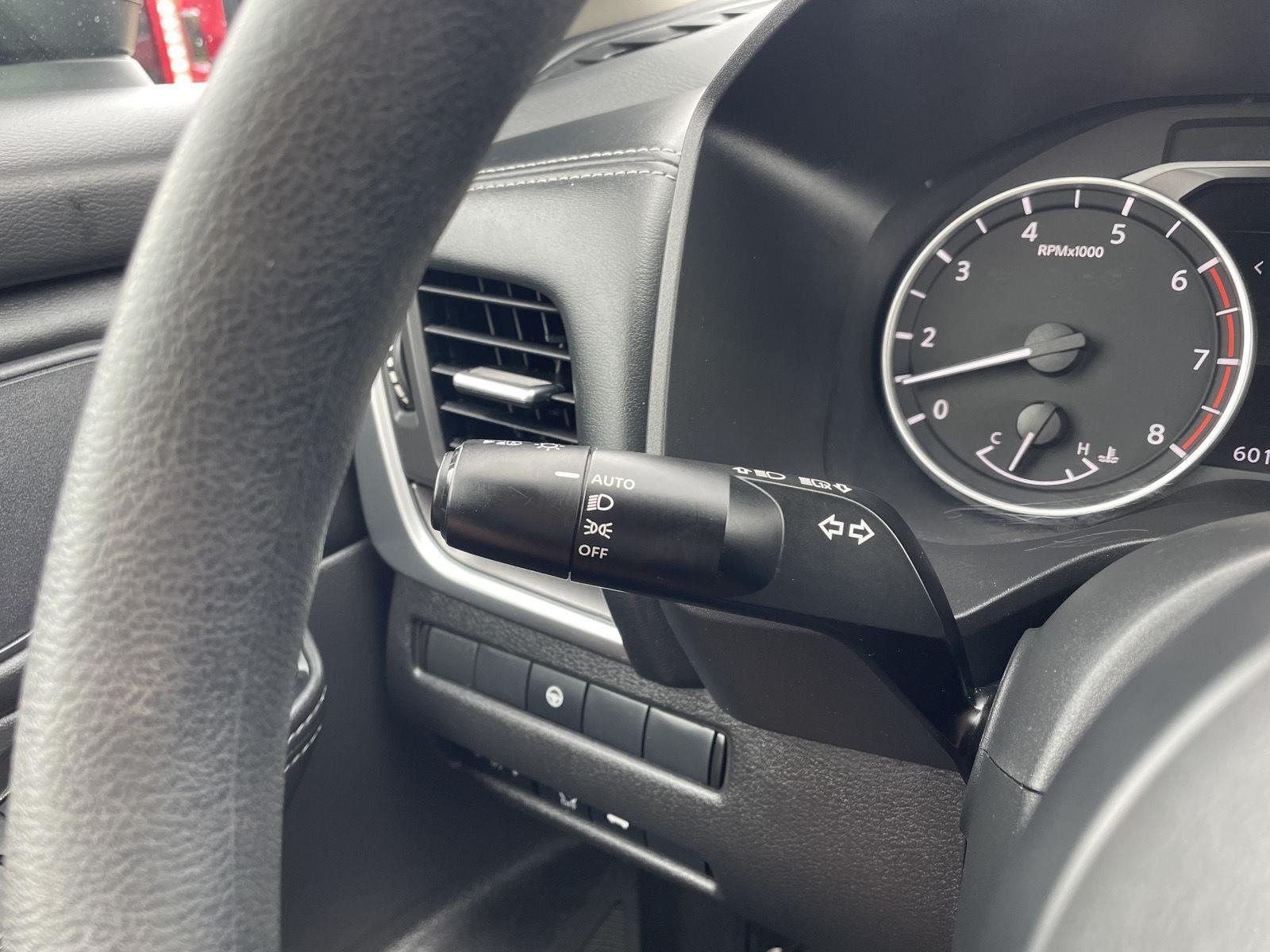 Vehicle photo 16