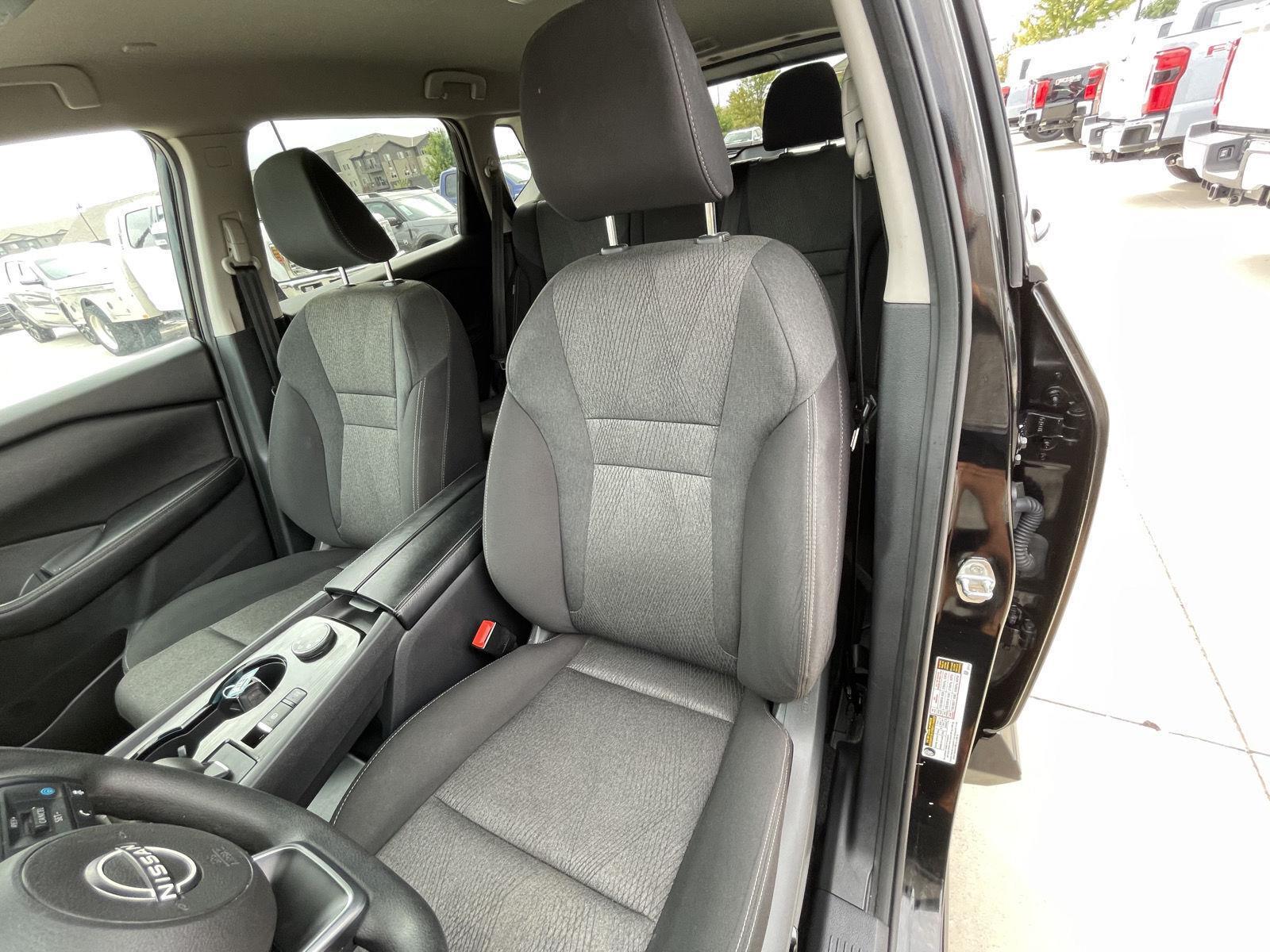 Vehicle photo 18