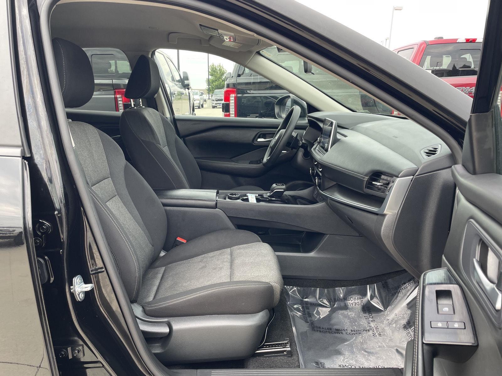 Vehicle photo 19