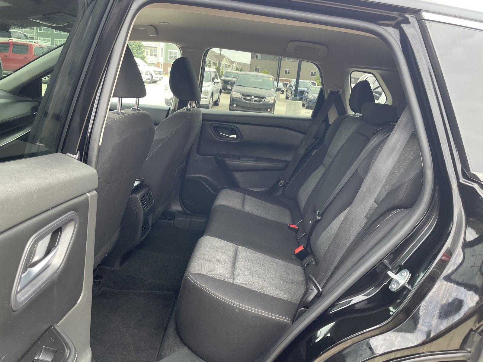 Vehicle photo 20