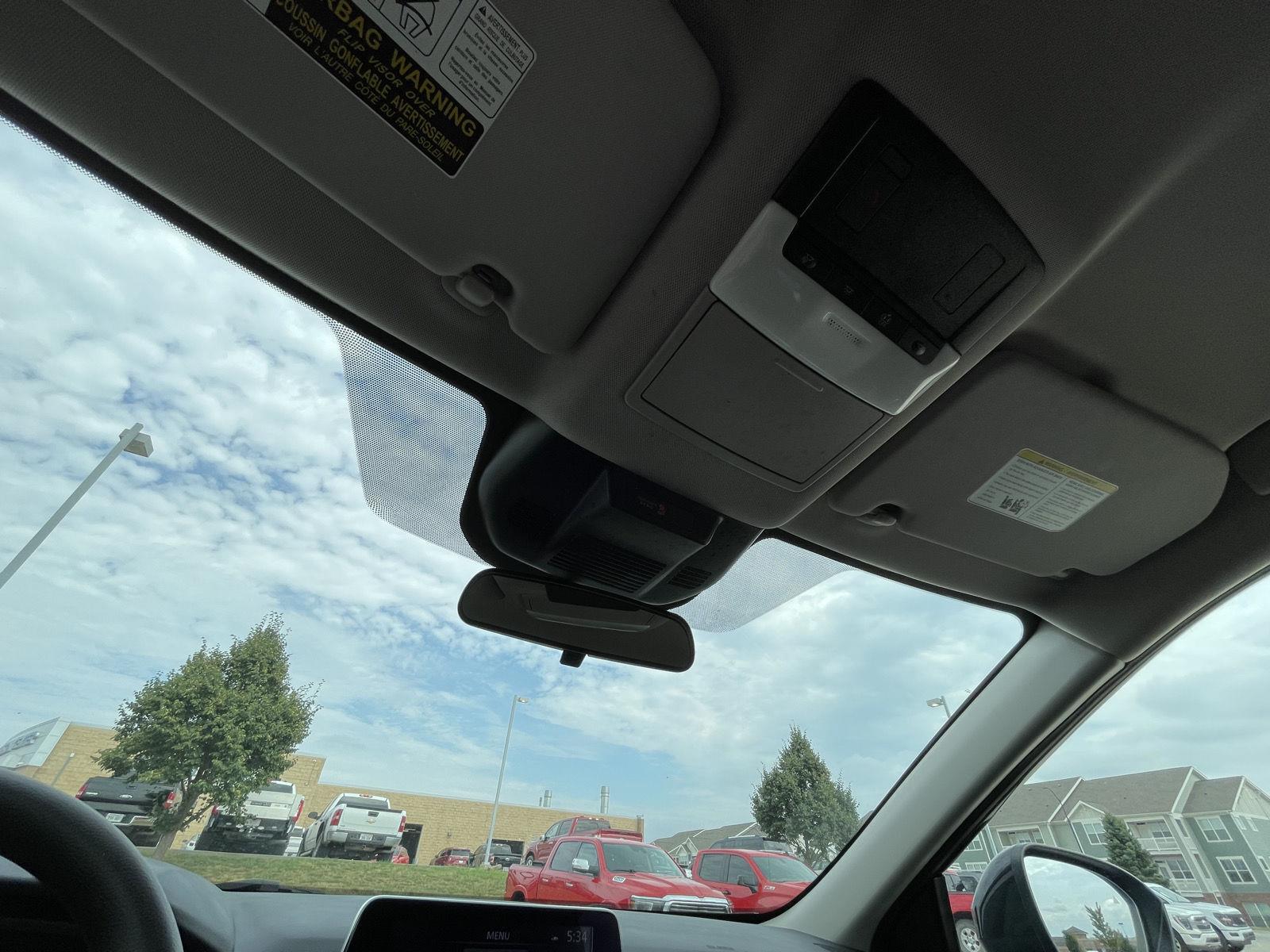 Vehicle photo 21