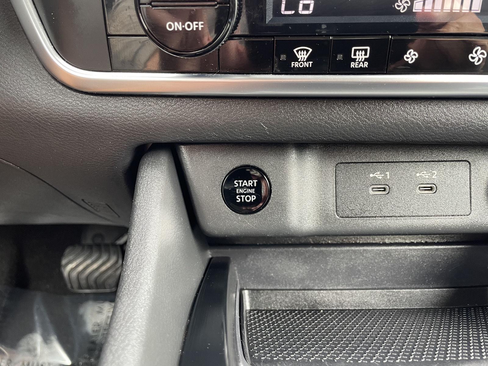 Vehicle photo 24