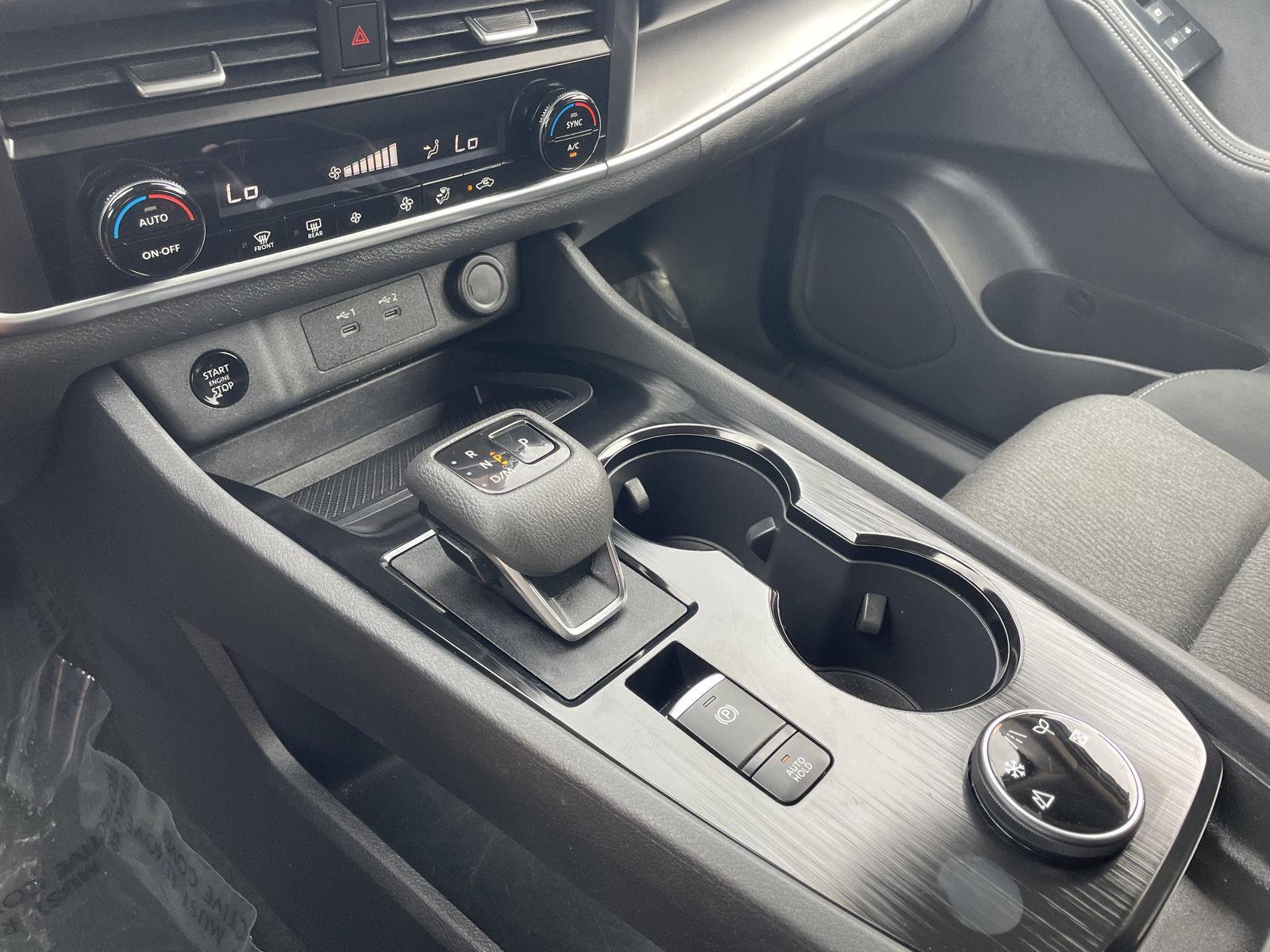Vehicle photo 29