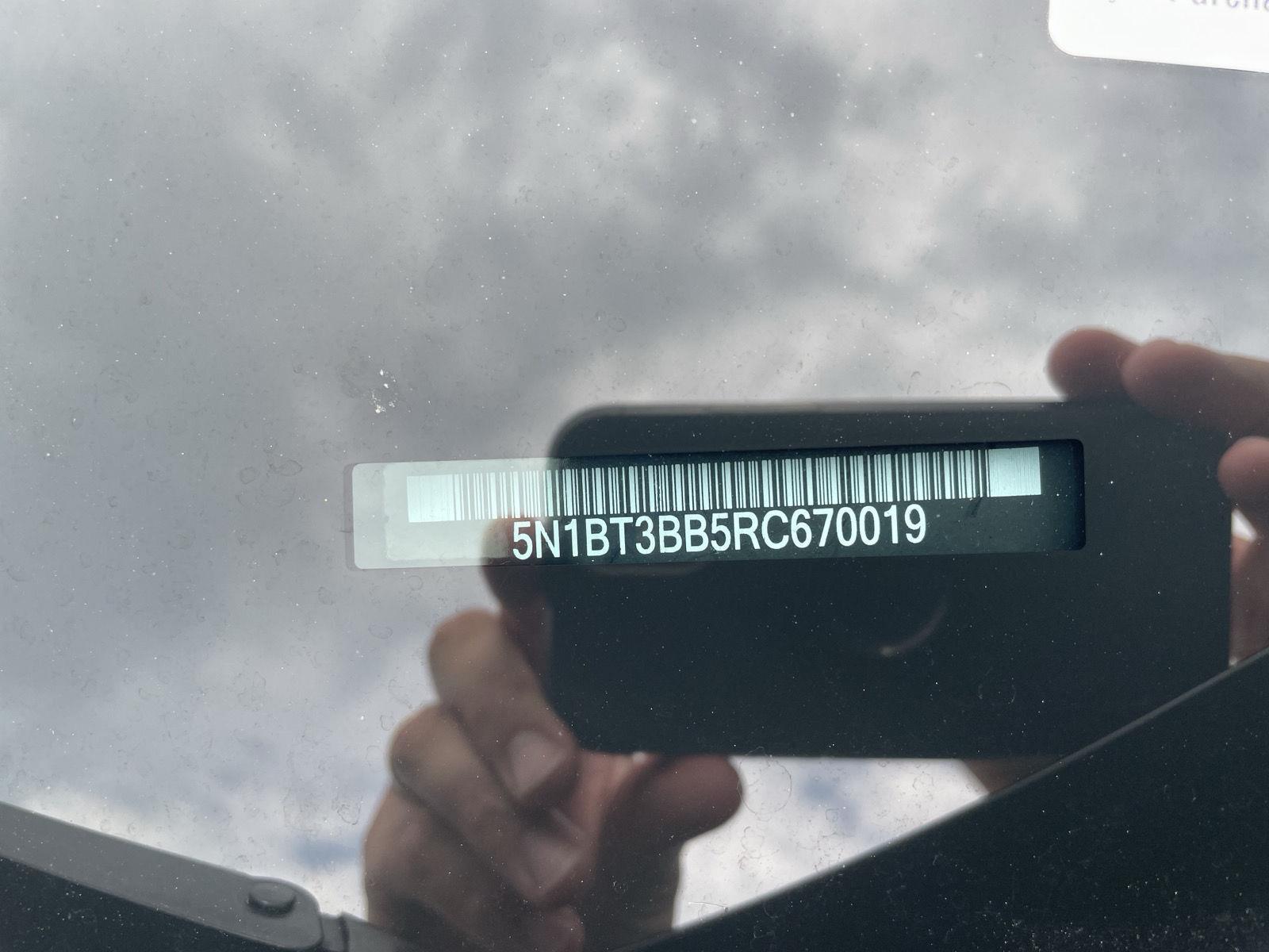 Vehicle photo 32