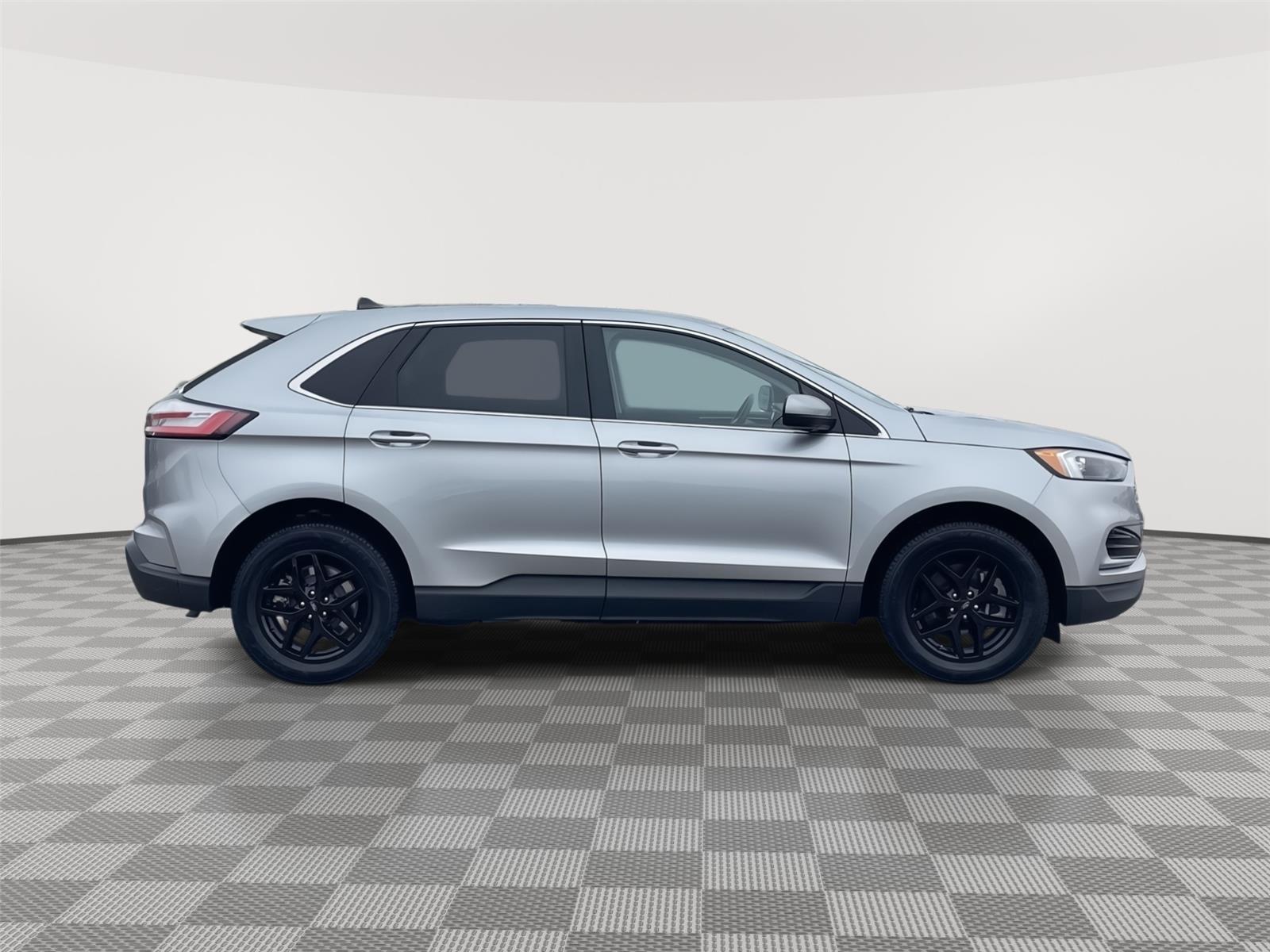 Vehicle photo 6