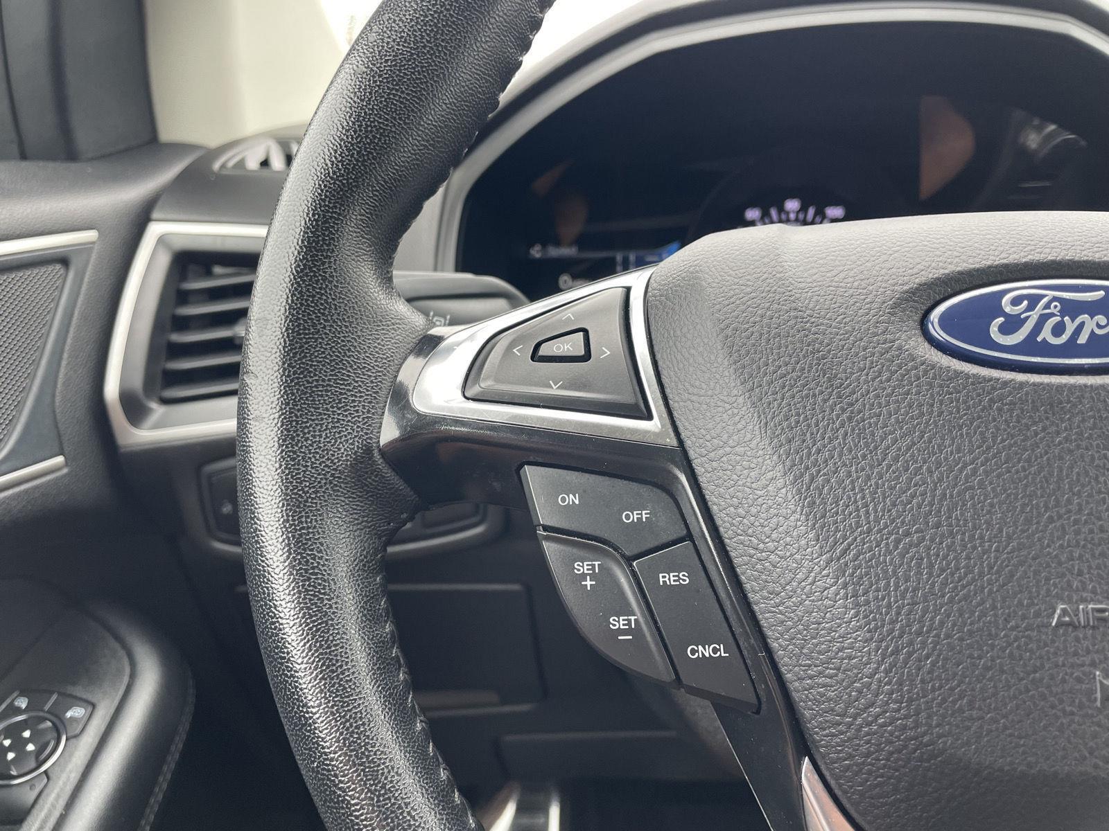 Vehicle photo 13