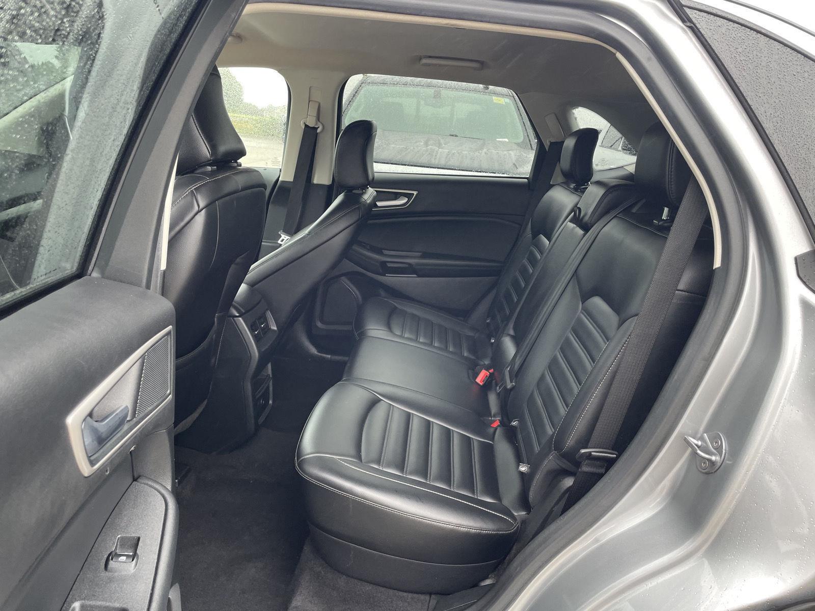 Vehicle photo 20