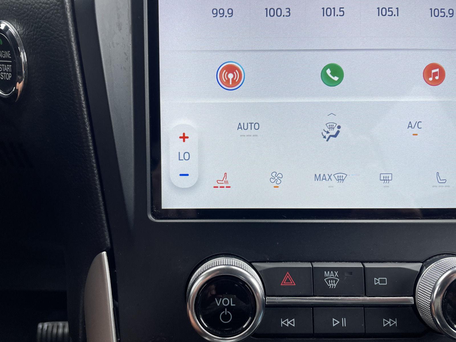 Vehicle photo 26
