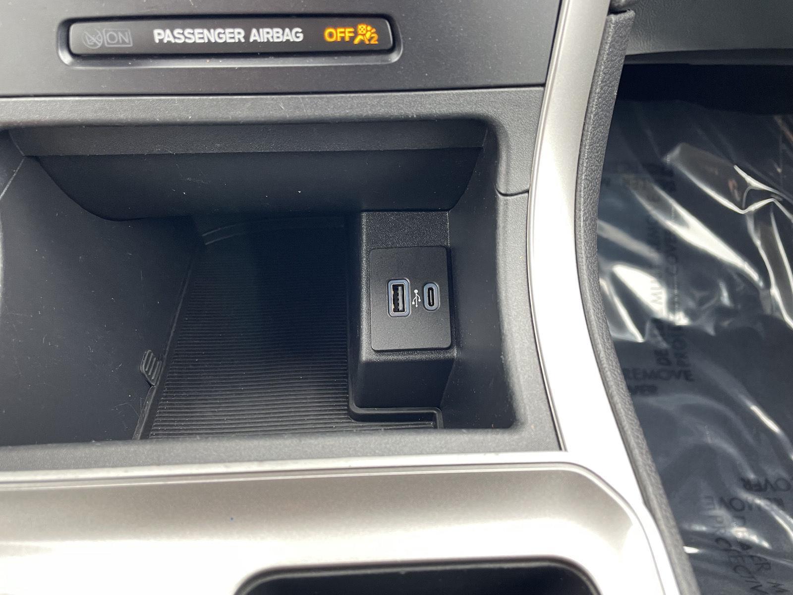 Vehicle photo 27