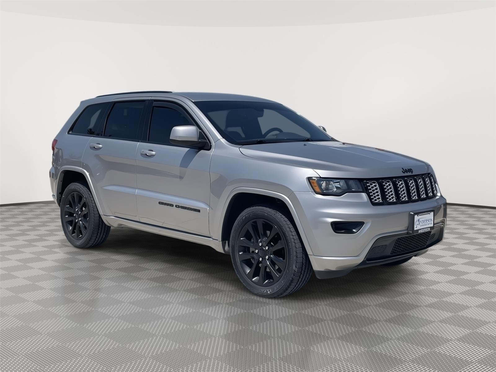 Vehicle photo 5
