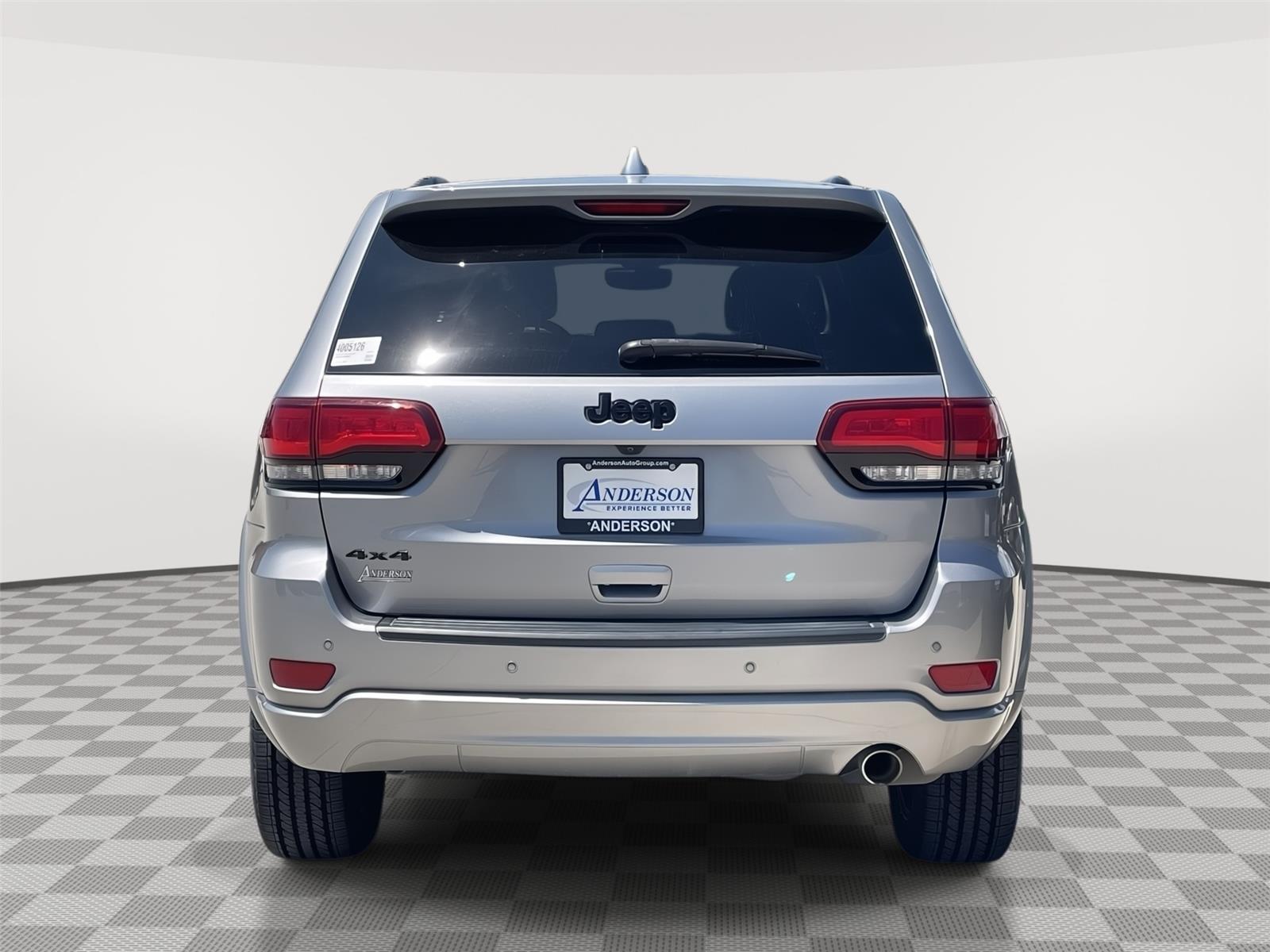 Vehicle photo 8