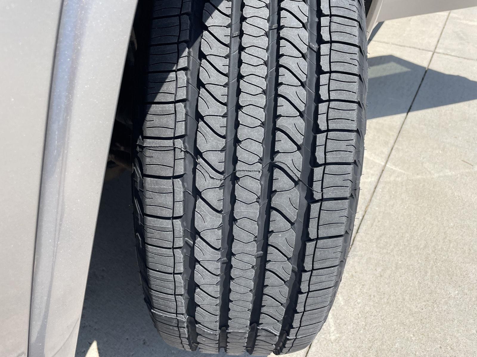 Vehicle photo 11