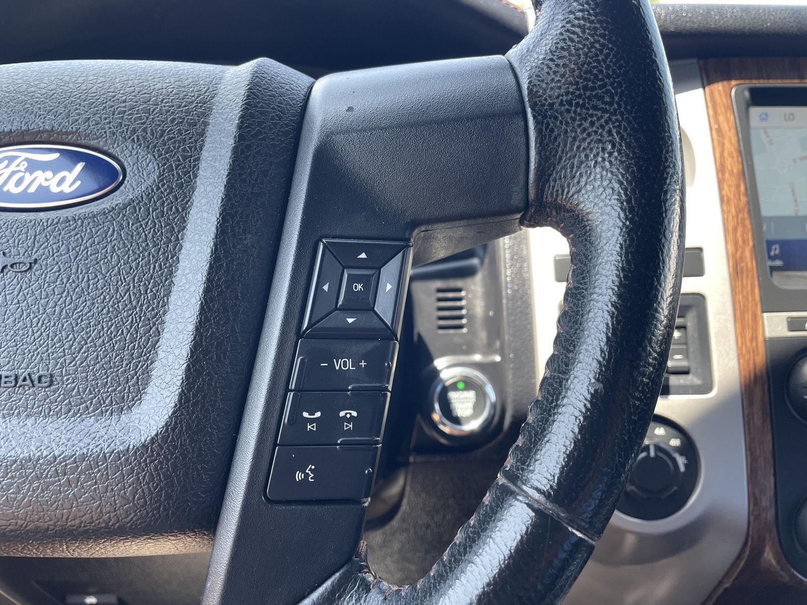 Vehicle photo 14