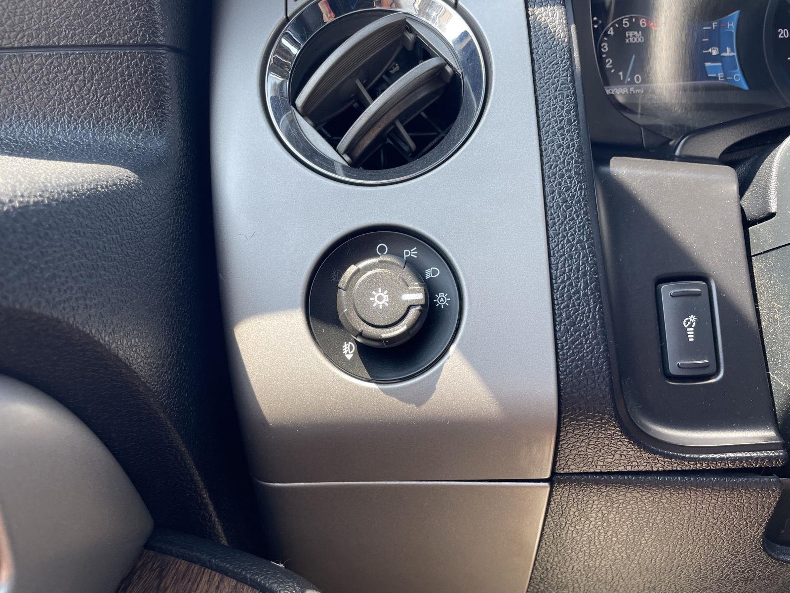 Vehicle photo 16