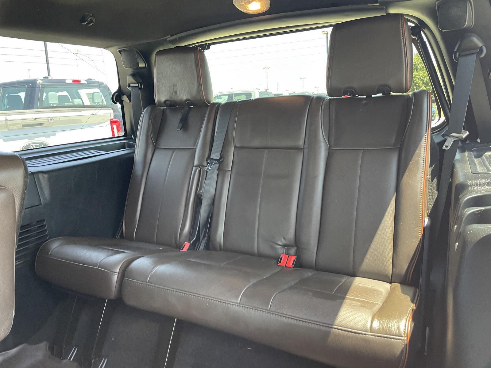 Vehicle photo 22