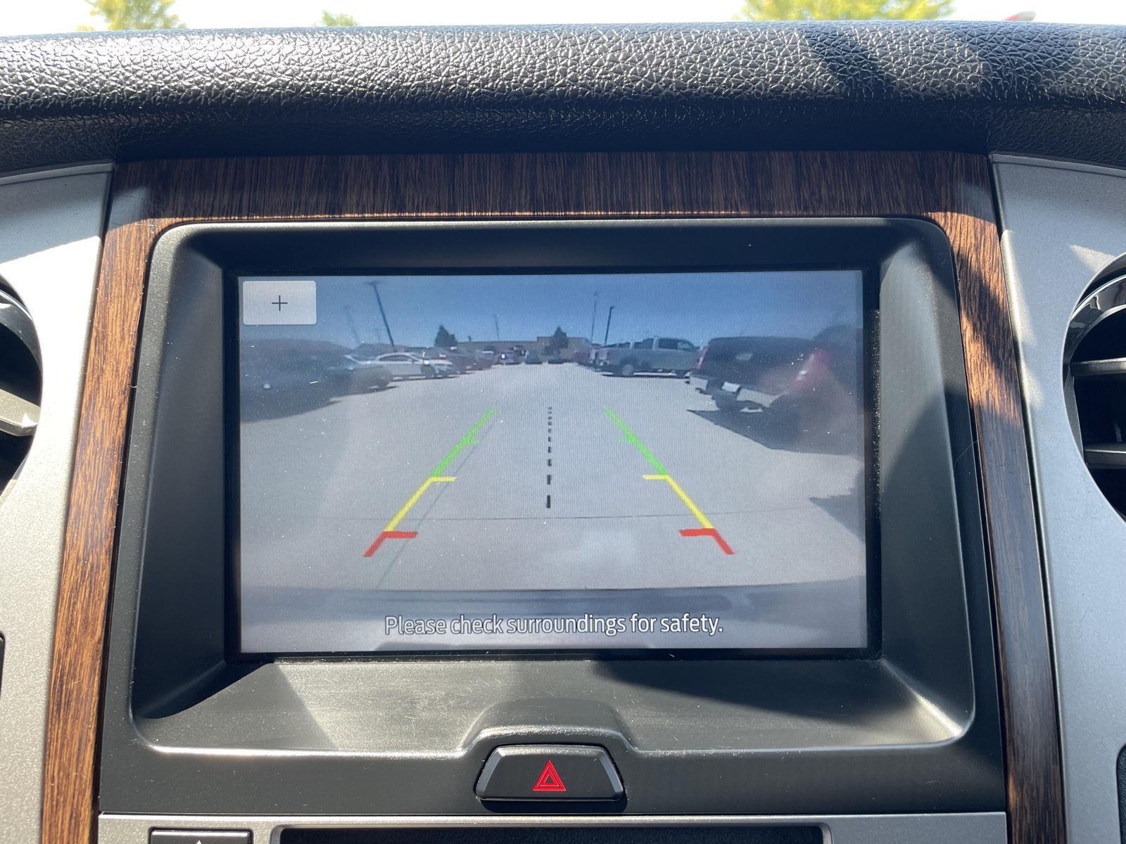 Vehicle photo 25