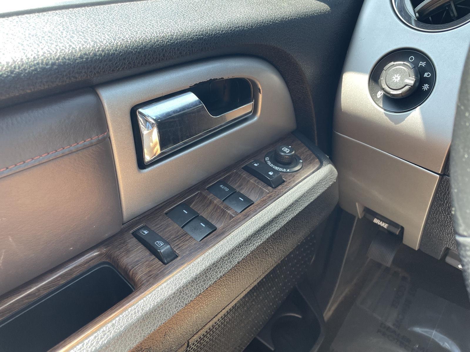 Vehicle photo 31