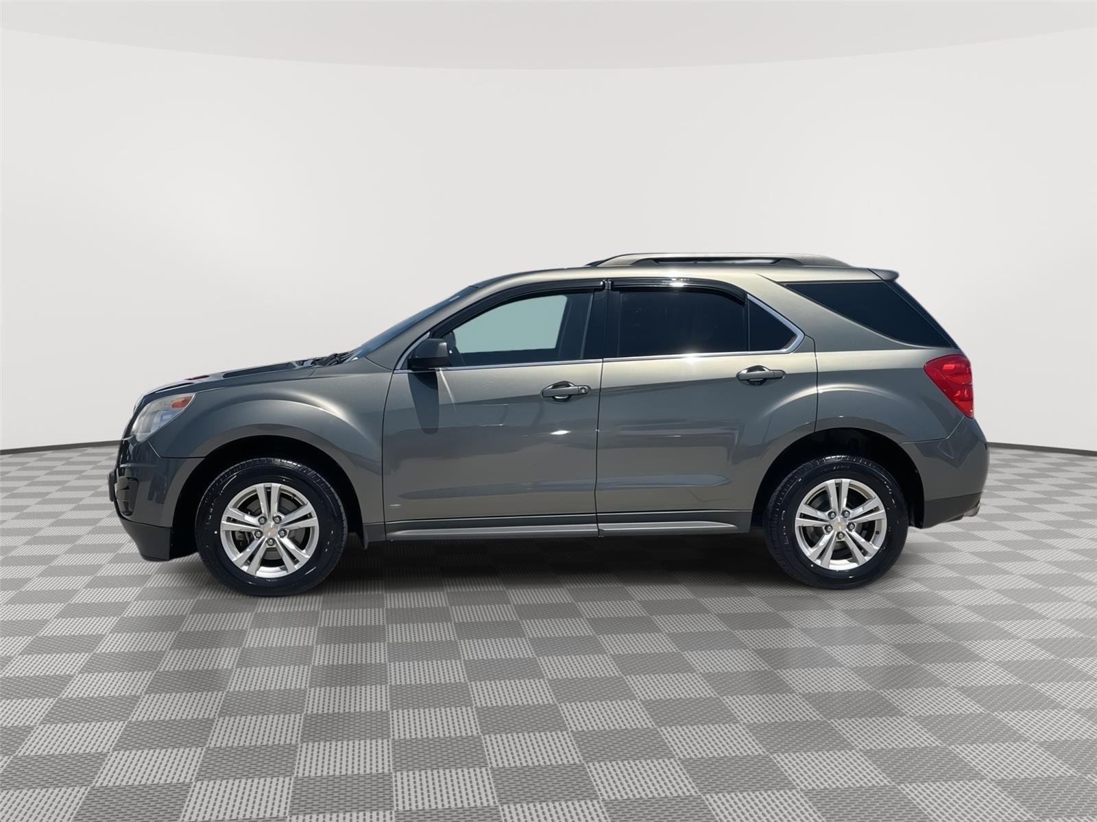 Vehicle photo 2