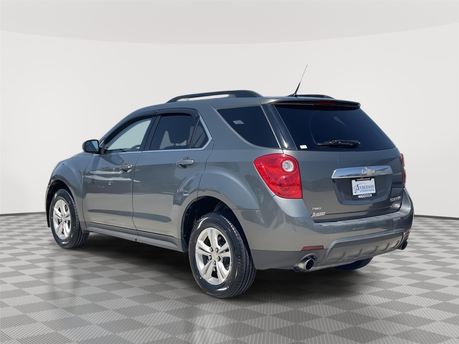Vehicle photo 9